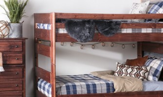 Có nên mua giường tầng gỗ thông cho bé?