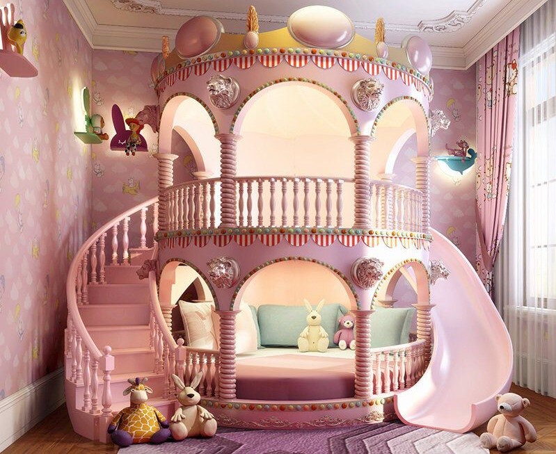 giường tầng màu hồng có cầu trượt lâu đài