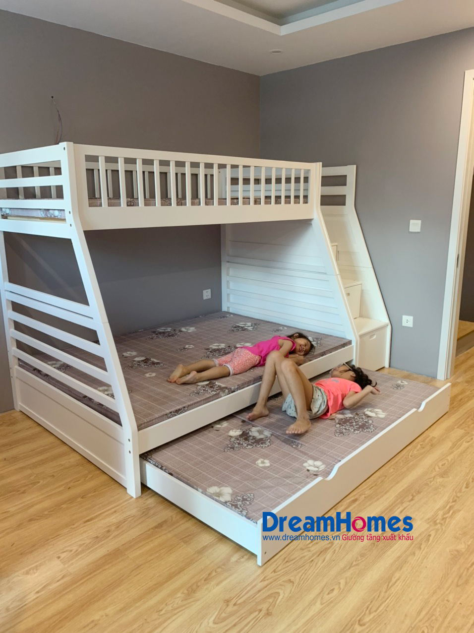 Giường 2 tầng nâng cấp lên giường 3 tầng cho bé